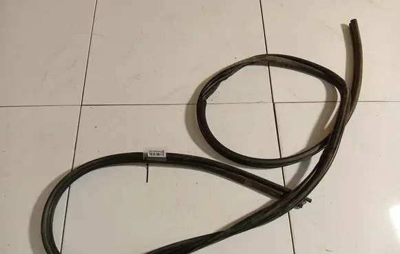Nissan Almera Tino Rubber seal rear door 