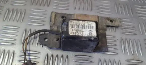 Volkswagen PASSAT B3 Airbag deployment crash/impact sensor 357959671 BB7PA05913