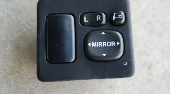 Lexus RX 330 - 350 - 400H Tailgate/trunk/boot open switch 272KM