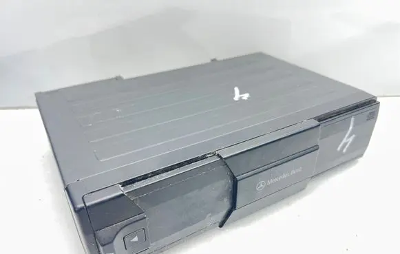 Mercedes-Benz E W210 CD/DVD changer A0028207989