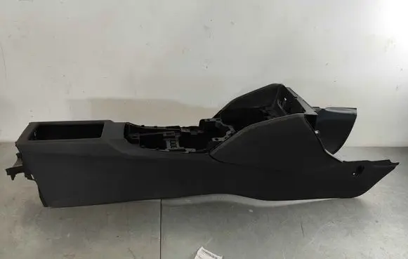 Audi Q2 - Center console 81b863241b4pk