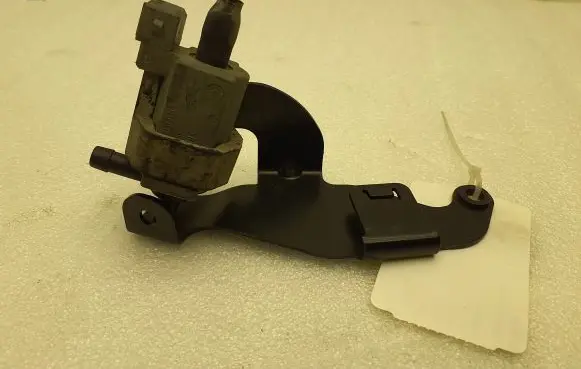 Jaguar XJ X351 Turbo solenoid valve 722687 72268701