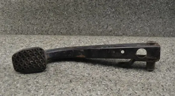 BMW 3 E30 Clutch pedal 11086344
