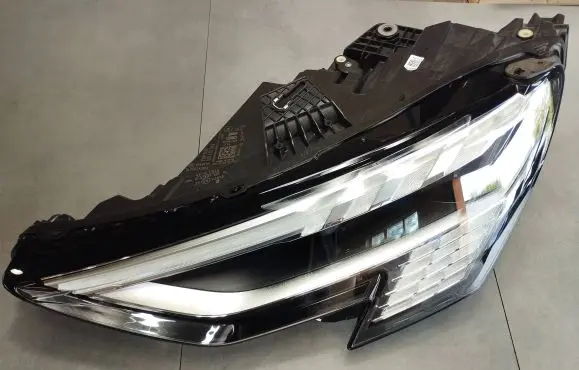Audi A3 8Y Headlight/headlamp 8Y0941035