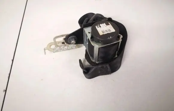 Toyota Avensis T270 Middle seatbelt (rear) 