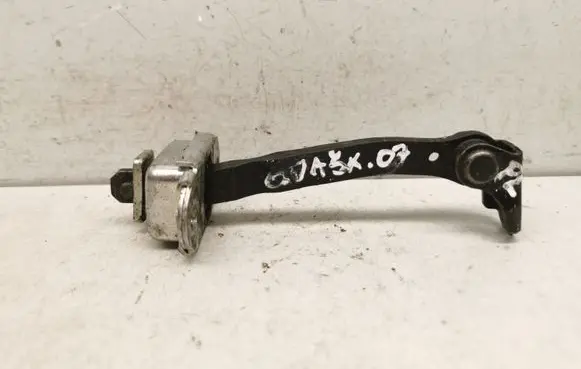 Nissan Qashqai Front door check strap stopper