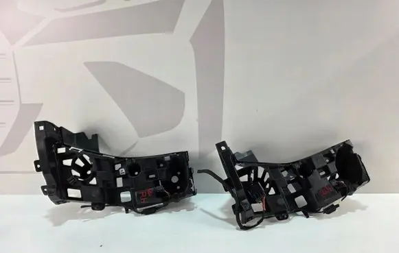 BMW X7 G07 Rear bumper mounting bracket 