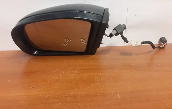 Mercedes-Benz C W203 Front door electric wing mirror 413133417 A2035408808