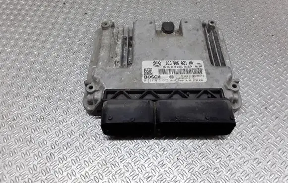 Volkswagen Golf V Engine control unit/module 03G906021HA 0281013682