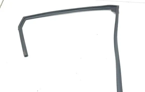 Hyundai i20 (BC3 BI3) Rubber seal rear door window/glass 