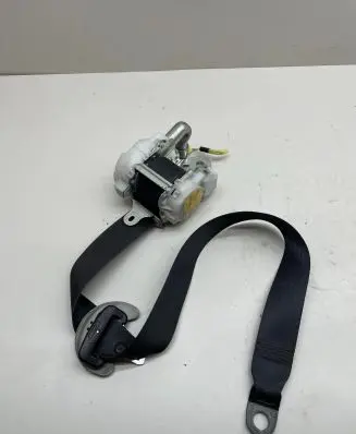 Lexus IS 220D-250-350 Front seatbelt J082501