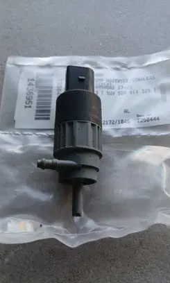 Nissan Qashqai Windscreen/windshield washer pump 28920JD00A