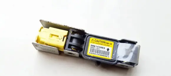 Mitsubishi Lancer Airbag deployment crash/impact sensor mn141004