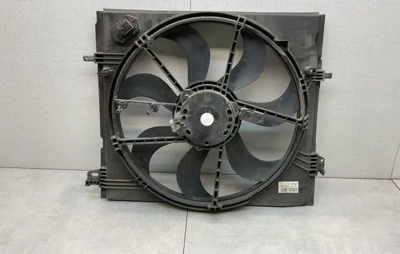 Nissan X-Trail T32 Electric radiator cooling fan 214814BE0A