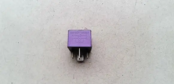 Renault Laguna I Other relay 12V50A03525 12V50V03.525