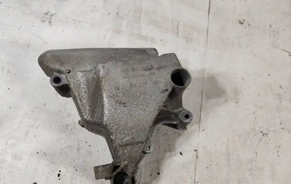 Volkswagen Up Engine mount bracket 04C199207E