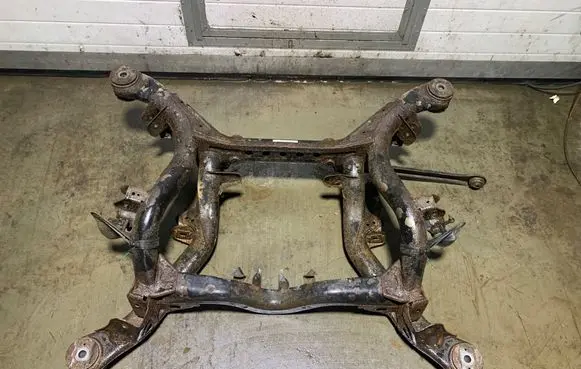 Volkswagen Touareg I Rear subframe 7L0500041 5D022843 3522582