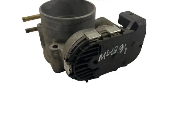 Audi A4 S4 B6 8E 8H Throttle valve 078133062B