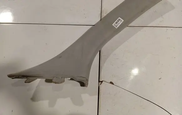 Hyundai ix35 (D) pillar trim (bottom) 858202Y300