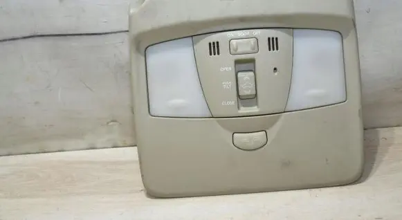 Nissan Murano Z51 Front seat light