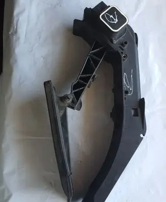 Mercedes-Benz S W220 Accelerator throttle pedal A2203000004