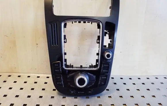 Head unit multimedia control