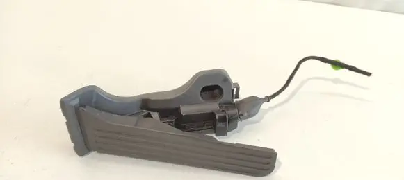 Volkswagen Golf V Accelerator throttle pedal 1K1721503L