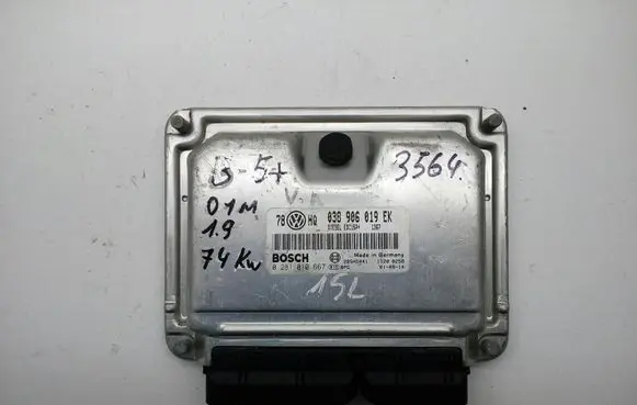 Volkswagen PASSAT B5.5 Engine control unit/module 03896019EK 0281010667