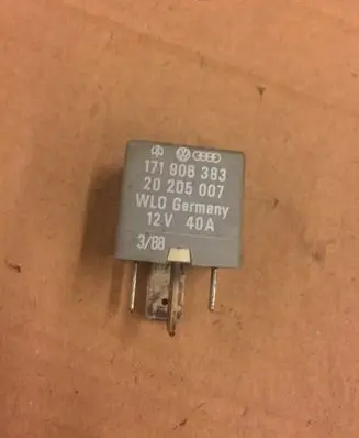 Volkswagen Golf I Other relay 171906383