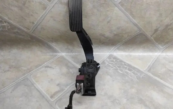 Opel Insignia A Accelerator throttle pedal 6PV00976501 13237356