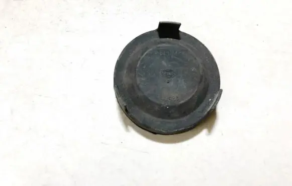 Volkswagen PASSAT B5 Headlight/headlamp dust cover 143688