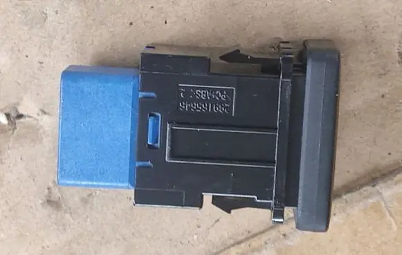 Mitsubishi Outlander Other switches/knobs/shifts 8616A073 180711 A02233