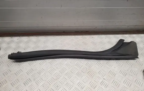 Audi S5 Rubber seal front coupe door 8F0831721D