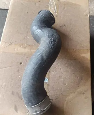 Mercedes-Benz E W212 Intercooler hose/pipe A2045282982
