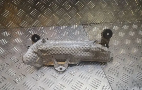 Mercedes-Benz E W212 Heat shield in engine bay 