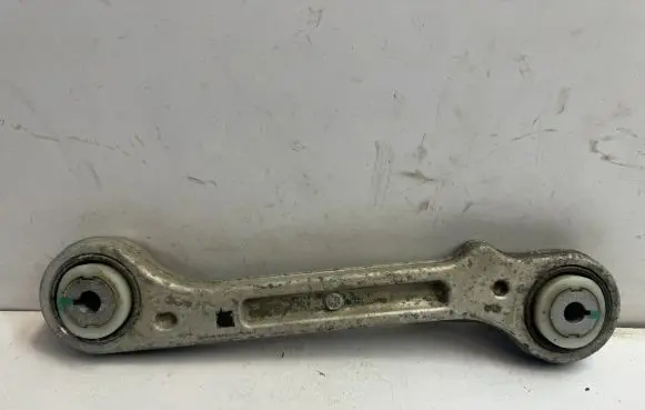 Maserati Levante Rear upper control arm/wishbone 06700320160