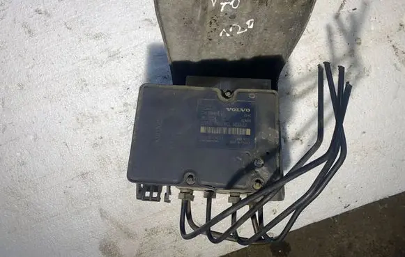 Volvo V70 ABS Pump 5KW84002 P08671223