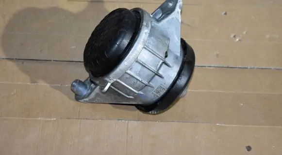 Mercedes-Benz GLE W167 Engine mount vacuum valve A1672405100555