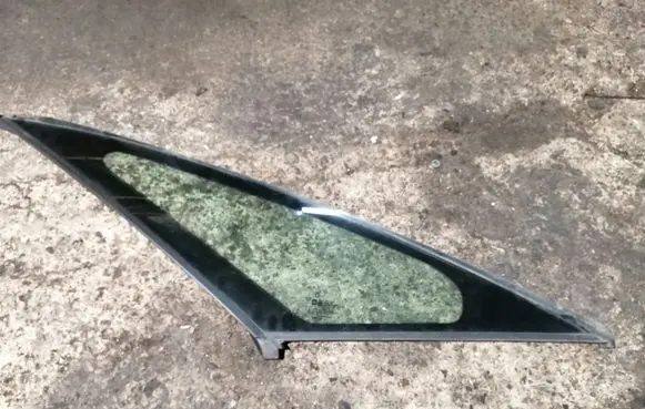 Opel Zafira C Front triangle window/glass 12841830