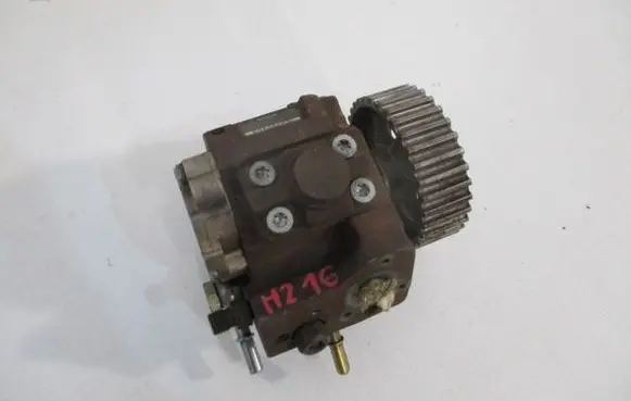 Renault Megane II Fuel injection high pressure pump H8200561664