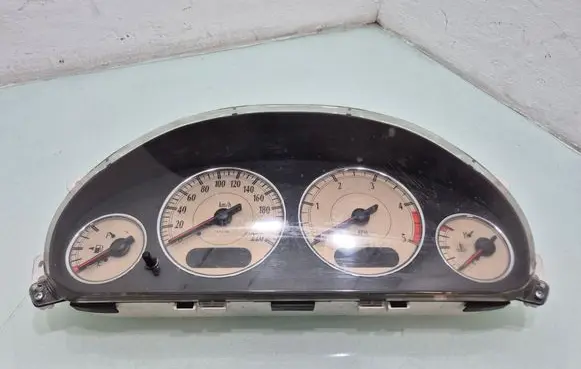 Chrysler Voyager Speedometer (instrument cluster) P56044987AC