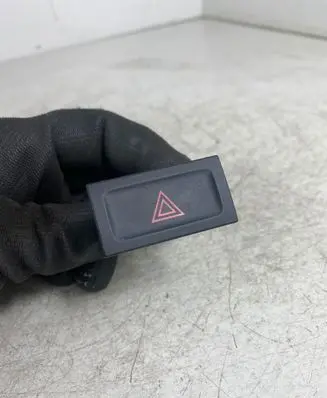 Volkswagen Tiguan Hazard light switch 5N0953509A