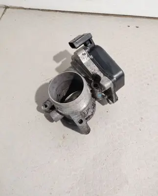 Volkswagen Touran II Throttle valve 03L128063Q 302135112