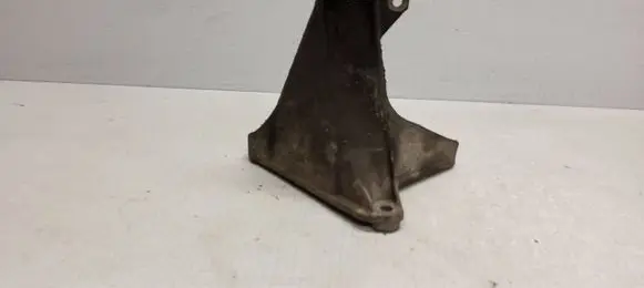 Volkswagen PASSAT B5 Engine mounting bracket 8D0199308L