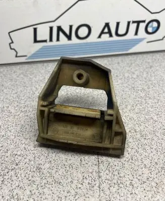 Radiator mount bracket