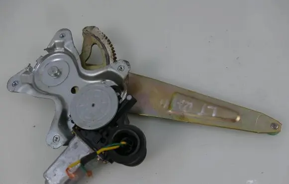 Toyota RAV 4 (XA20) Rear door window regulator with motor 85710-42070