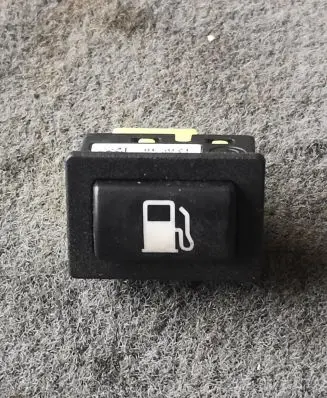 BMW 5 G30 G31 G38 Fuel tank opening switch 9358969