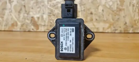 Audi A4 S4 B6 8E 8H ESP acceleration yaw rate sensor 8e0907637a