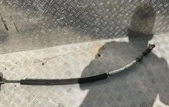 Volkswagen Golf IV Gear shift cable linkage