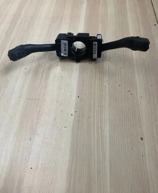 Volkswagen PASSAT B5 Indicator stalk 8L0953513J